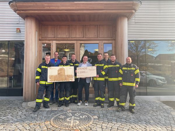 <p><strong>Freiwilligen Feuerwehr Haslach</strong> – Spendenscheck für neues Löschfahrzeug</p>
